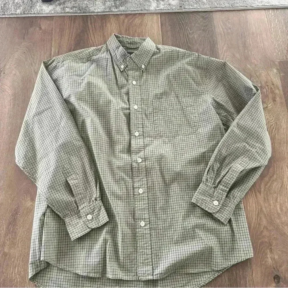 Long sleeve Plaid button up shirt